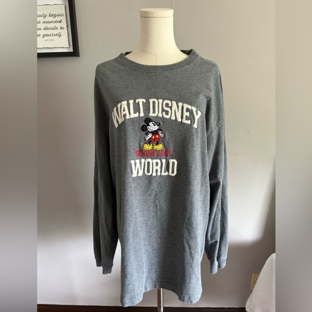 Vintage Walt Disney World sweatshirt